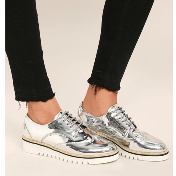 a new day Shoes - Silver LACE up oxford SHOES Platform shoes 6.5